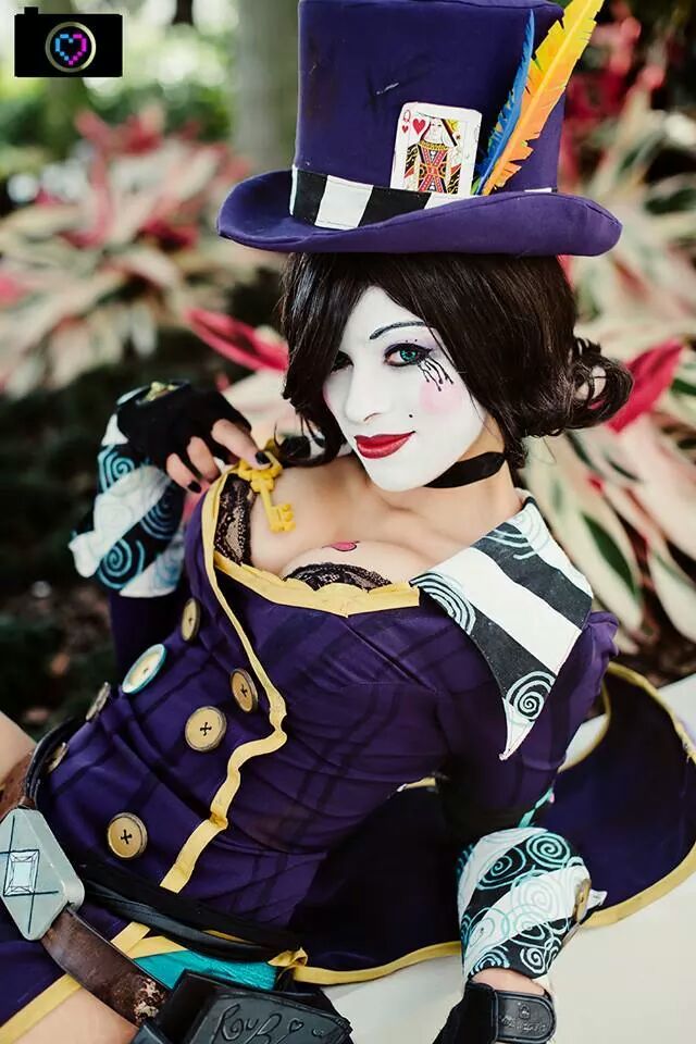 Some Fantastic Mad Moxxi Cosplays - Nerd Porn!