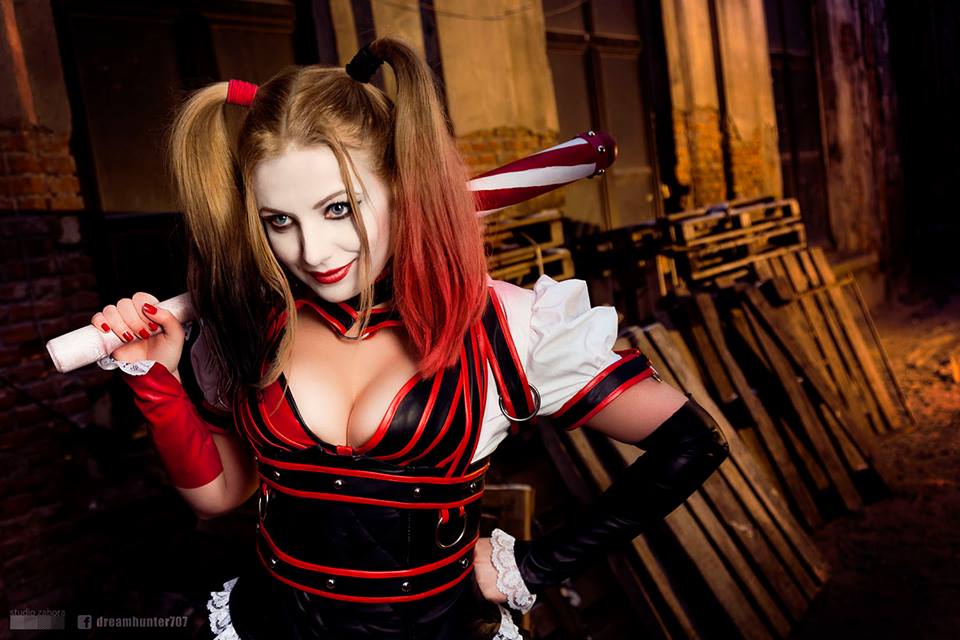 Arkham Knight Inspired Harley Quinn Cosplay is Sexy and ...