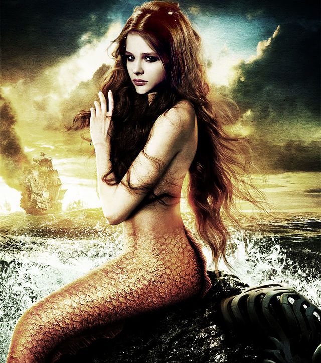 you-have-to-see-how-beautifully-a-fan-turned-chloe-grace-moretz-into-the-little-mermaid-a-898748